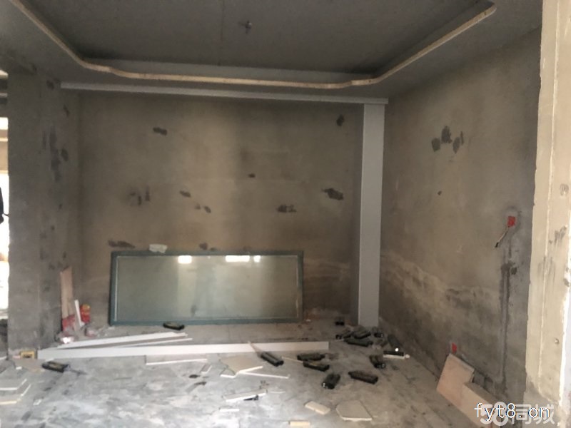 幸福家园复试别墅一共300平方左右产证齐全可按揭位置好