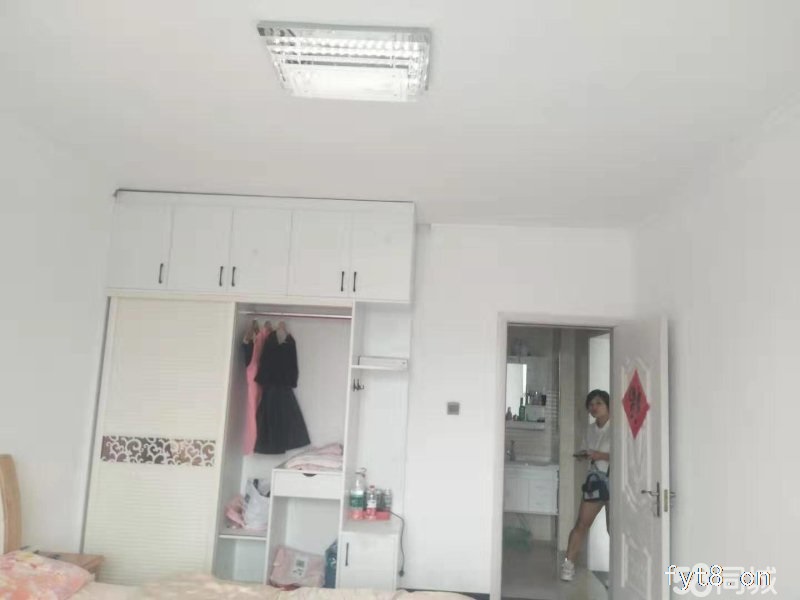 中阳御景对面是四小,小区环境优美。配套设施齐全