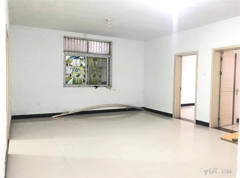 一楼带独立院,大常庄4室2厅1卫48万元,分证满5年